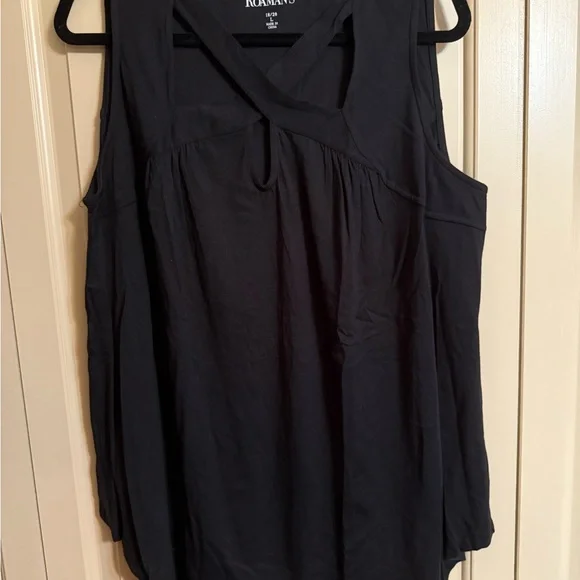 Roaman's Elegant Black Criss-Cross Top Never worn.  Size 18/20 - Picture 2 of 3